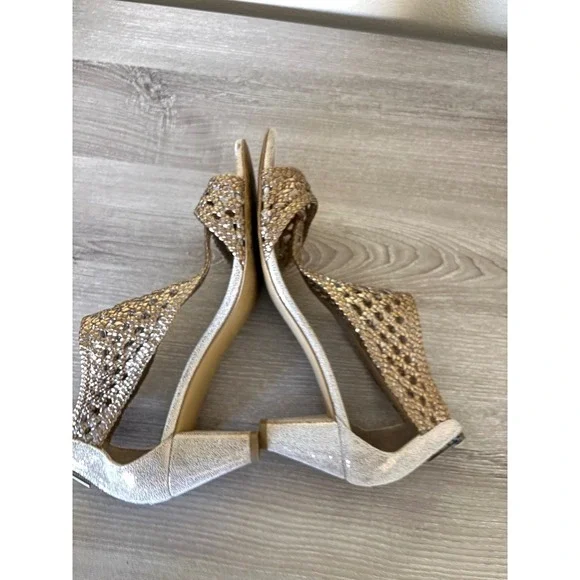 Donald Pliner Size 10 M Gold Woven Gladiator Heels Sandals Designer Old Money - Picture 4 of 8